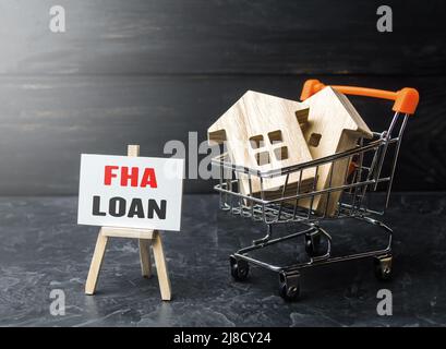 Vente de maisons sur un prêt hypothécaire de la FHA. Assuré par le prêt de l'Administration fédérale du logement. Instrument financier abordable pour les emprunteurs à faible crédit Banque D'Images