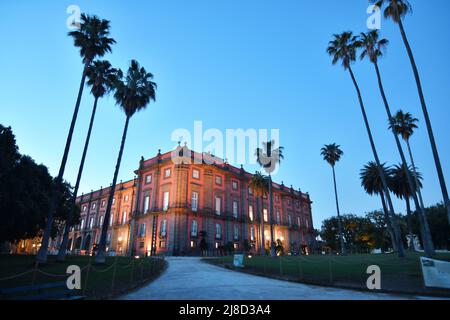 Le musée Capodimonte est entouré d'un parc public à Naples, en Italie. Banque D'Images