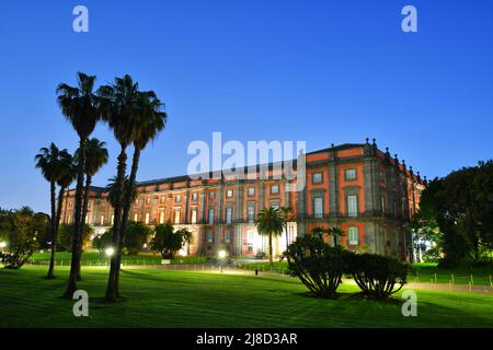 Le musée Capodimonte est entouré d'un parc public à Naples, en Italie. Banque D'Images