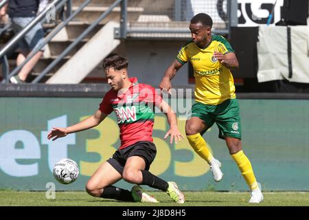 NIJMEGEN - Zian Flemming de Fortuna Sittard célèbre le 0-1 avec ses coéquipiers lors du match néerlandais Eredivisie entre NEC et Fortuna Sittard à de Goffert le 15 mai 2022 à Nimègue, pays-Bas. PNA JEROEN PUTMANS Banque D'Images