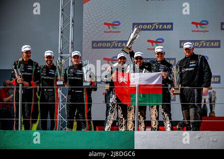 69 AL HARTHY Ahmad (omn), DE HAAN Sam (gbr), SORENSEN Marco (dnk), Oman Racing avec TF Sport, Aston Martin Vantage AMR, 95 ADAM Jonny (gbr), HARSHORNE John (gbr), CHAVES Henrique (prt), Oman Racing avec TF Sport, Aston Martin Vantage AMR, portrait de Poola pendant 4 heures, 2022 heures 2nd tour de la série européenne le Mans 2022 sur le circuit Imola du 12 au 15 mai, à Imola, Italie - photo Paulo Maria / DPPI Banque D'Images
