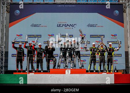 69 AL HARTHY Ahmad (omn), DE HAAN Sam (gbr), SORENSEN Marco (dnk), Oman Racing avec TF Sport, Aston Martin Vantage AMR, 95 ADAM Jonny (gbr), HARSHORNE John (gbr), CHAVES Henrique (prt), Oman Racing TF Sport, Aston Martin Vantage AMR, 57 ADAM JANK Jensen (DNK), KARSHORK, KARSHORK (DNK) Car Guy Racing, Ferrari 488 GTE, Portrait Podium pendant les 4 heures d'Imola 2022, 2nd tour de la série européenne le Mans 2022 sur le circuit Imola du 12 au 15 mai, à Imola, Italie - photo Paulo Maria / DPPI Banque D'Images