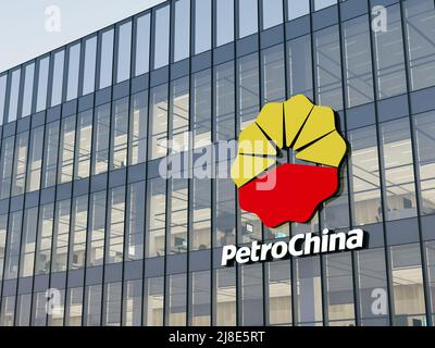 Pékin, Chine. 2 mai 2022. Usage éditorial seulement, 3D CGI. Logo PetroChina sur le dessus du bâtiment en verre. Siège social du bureau de la société de gaz du lieu de travail Banque D'Images