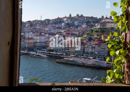 Porto, Portugal. 4th mai 2022. Vue générale sur le port de la ville de Porto. (Credit image: © Jorge Castellanos/SOPA Images via ZUMA Press Wire) Banque D'Images