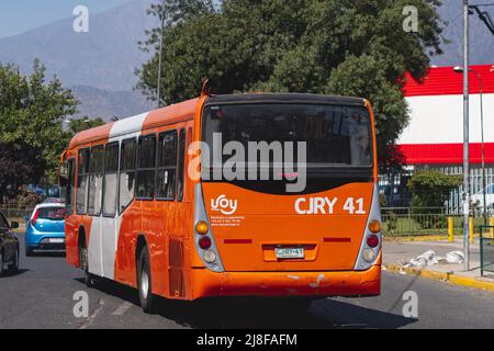 Santiago, Chili - décembre 2021: Un Transantiago, ou Red Metropolitana de Movilidad, bus à Santiago Banque D'Images