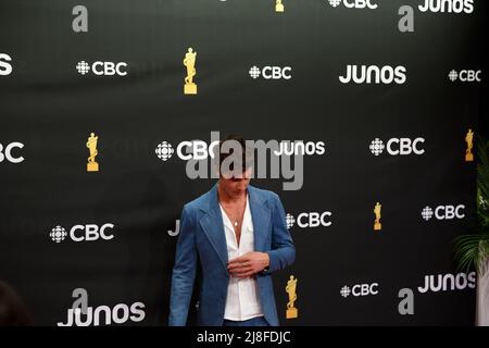 La pop star Shawn Mendes est sur le tapis rouge lors des Juno Awards 2022 à Toronto, CANADA Banque D'Images