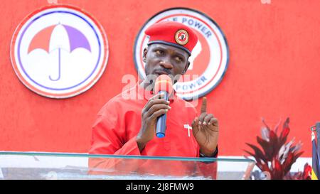 Le chef de l'opposition ougandaise, Kyagulanyi Ssentamu Robert, est connu sous le nom de Bobi Wine pour une conférence de presse. PHOTO - Kampala Lookman Banque D'Images