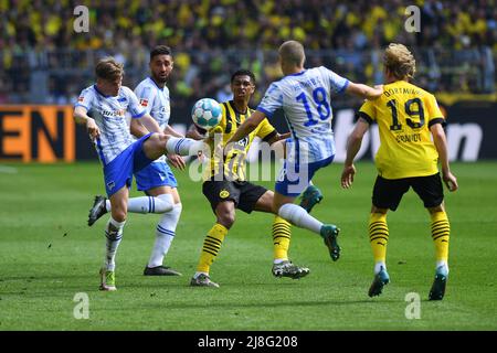 DORTMUND, ALLEMAGNE - MAI 14 2022 : le match de Bundesliga Borussia Dortmund contre Herta Berlin au parc signal Iduna Banque D'Images