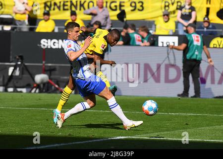 DORTMUND, ALLEMAGNE - MAI 14 2022 : Youssoufa Moukoko. Le match de Bundesliga Borussia Dortmund contre Hertha Berlin au parc signal Iduna Banque D'Images