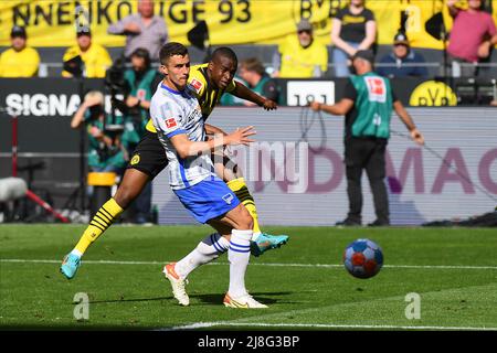 DORTMUND, ALLEMAGNE - MAI 14 2022 : Youssoufa Moukoko. Le match de Bundesliga Borussia Dortmund contre Hertha Berlin au parc signal Iduna Banque D'Images