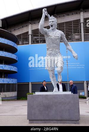 Statue de la légende du Manchester City Club, Sergio Aguero, conçue par le sculpteur Andy Scott à l’extérieur du stade Etihad de Manchester, pour commémorer le dixième anniversaire du premier titre de Premier League du club et le moment emblématique de 93:20. Date de la photo: Vendredi 13 mai 2022. Banque D'Images