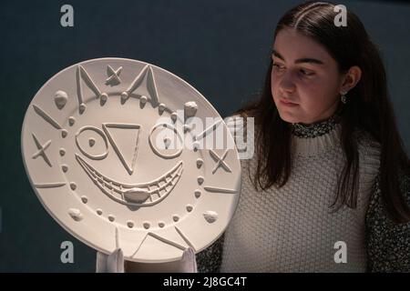 Londres, Royaume-Uni, 16 mai 2022. Pablo Picasso (1881-1973) horloge à la langue, 1956, estimation : £5 000 - £7 000 Bonhams observation des enchères de Picassomania. La vente a lieu le 18 mai à Bonhams New Bond Street. Credit. amer ghazzal/Alamy Live News Banque D'Images