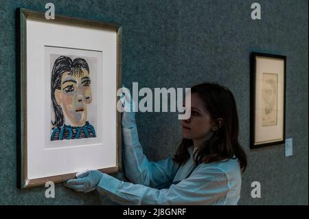 Londres, Royaume-Uni. 16th mai 2022. Tête de femme No 2. Portrait de Dora Maar, 1939 (estimation: £25 000-35 000) - Un aperçu de la vente de Picassomania de Bonhams à New Bond Street. La vente a lieu le 18th mai 2022. Crédit : Guy Bell/Alay Live News Banque D'Images