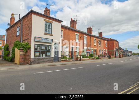 Rangée de petits magasins à Breaston, Derbyshire, Royaume-Uni Banque D'Images