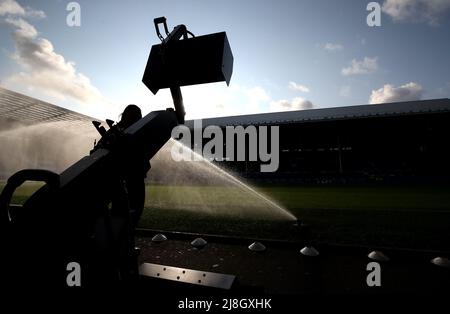 Photo du dossier datée du 29-08-2018 de l'écran de télévision VAR Pitchside. LE VAR est prévu pour les trois finales de la Ligue de football anglaise à Wembley, a annoncé l'organe directeur. Date de publication : lundi 16 mai 2022. Banque D'Images