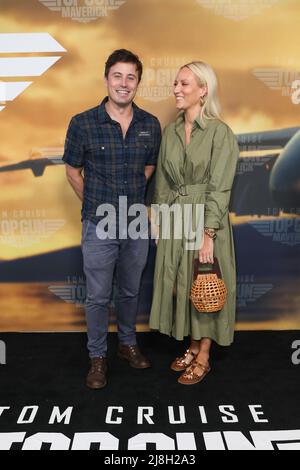 16 mai 2022 : JAMES TOBIN et SALLY BOWREY assistent à la première Top Gun Maverick Sydney au quartier Hoyts Entertainment le 16 mai 2022 à Sydney, Nouvelle-Galles du Sud Australie (Credit image: © Christopher Khoury/Australian Press Agency via ZUMA Wire) Banque D'Images