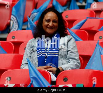 LONDRES, ANGLETERRE - 15 MAI : les fans de Chelsea avant la finale de la coupe féminine de football entre Chelsea Women et Manchester City Women au stade Wembley, Londres, Royaume-Uni 15 Banque D'Images