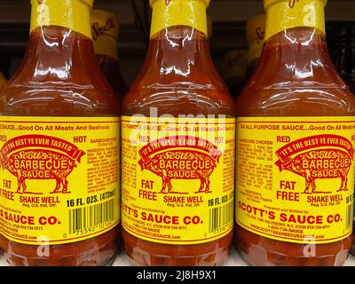 Grovetown, GA USA - 12 15 21: Magasin de détail condiments sauce barbecue Scotts Banque D'Images