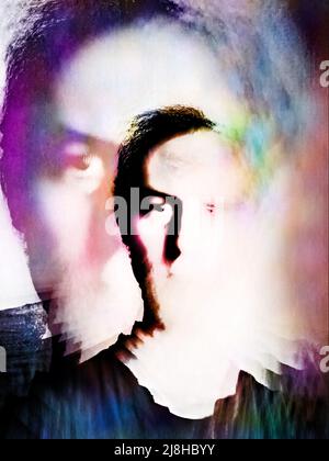 Portrait abstrait d'exposition double d'un homme. Banque D'Images