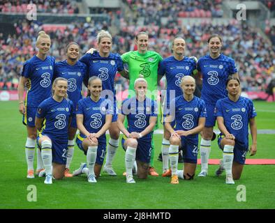 LONDRES, ANGLETERRE - 15 MAI : groupe d'équipe de Chelsea rangée arrière l-r. Sophie Gingle, Jess carter, Millie Bright, Ann - Katrin Berger, Magdalena Eriksson, Aniek Nou Banque D'Images