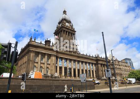 LEEDS, UK - 12 juillet 2016 : les visiteurs à l'hôtel de ville de Leeds, Royaume-Uni. Leeds région urbaine a 1,78 million d'habitants. Banque D'Images