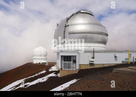 Dôme brillant de l'observatoire Gemini au sommet du volcan Mauna Kea sur la Grande île d'Hawaï, États-Unis Banque D'Images