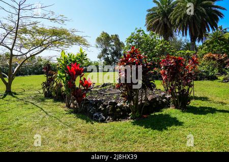 La tombe de Charles Lindbergh dans le cimetière adjacent à l'église congrégationale de Palapala Ho'omau à Kipahulu sur l'autoroute Hana, à l'est de l'île de Maui à Hawai Banque D'Images