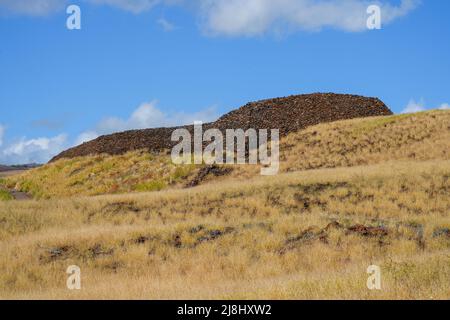 Ruines d'un temple hawaïen dans le lieu historique national de pu'ukohola Heiau sur la grande île de Hawai'i dans l'océan Pacifique Banque D'Images