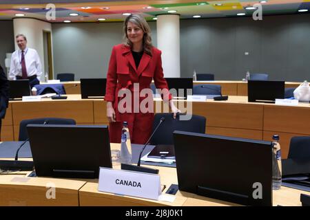 Bruxelles, Belgique. 16th mai 2022. La ministre des Affaires étrangères du Canada, Melanie Joly, se présente pour une réunion du Conseil des Affaires étrangères (AEC) au siège de l'UE à Bruxelles, en Belgique, le 16 mai 2022. Crédit: ALEXANDROS MICHAILIDIS/Alamy Live News Banque D'Images