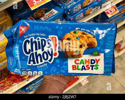 Grovetown, GA USA - 04 15 22: Magasin de détail biscuits Chips Ahoy Candy Blats Banque D'Images