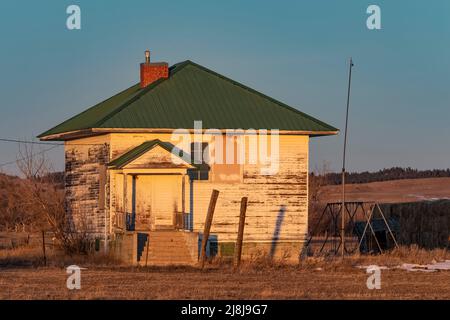 Boyes School, une école classique d'une pièce, le long de l'autoroute 212 dans le comté de carter, Montana, États-Unis Banque D'Images