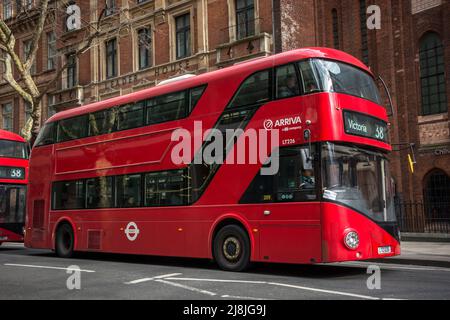 Véhicule Nouveau Routemaster qui composent les transports en commun de Londres. Banque D'Images