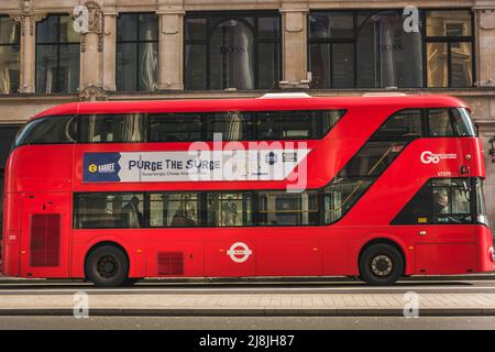 Véhicule Nouveau Routemaster qui composent les transports en commun de Londres. Banque D'Images