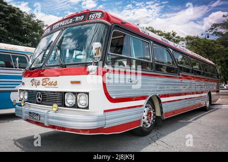 Véhicule Caio Gaivota Mercedes-Benz O326 (1975) exposé au bus Brasil Fest (BBF 2021), tenu dans la ville de São Paulo. Banque D'Images