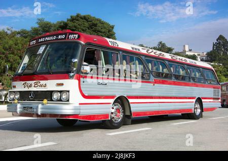 Véhicule Caio Gaivota Mercedes-Benz O326 (1975) exposé au bus Brasil Fest (BBF 2021), tenu dans la ville de São Paulo. Banque D'Images