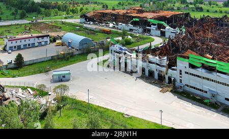 Kalynivka, région de Kiev, Ukraine - 15 mai 2022 : la guerre en Ukraine. Un parc logistique détruit après l'atack russe à FEBRARY Banque D'Images