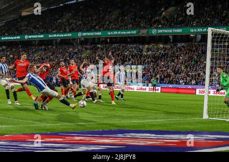 Huddersfield, Royaume-Uni. 16th mai 2022. But !!! Jordan Rhodes pendant le championnat EFL Sky Bet jouer demi-finale 2nd Leg Match entre Huddersfield Town et Luton Town au stade John Smiths, Huddersfield, Angleterre, le 16 mai 2022. Photo de Simon Hall. Utilisation éditoriale uniquement, licence requise pour une utilisation commerciale. Aucune utilisation dans les Paris, les jeux ou les publications d'un seul club/ligue/joueur. Crédit : UK Sports pics Ltd/Alay Live News Banque D'Images