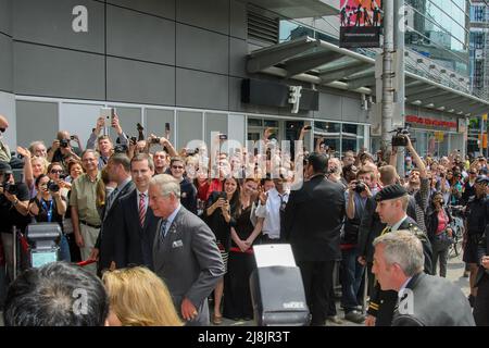 Toronto, Canada - le 22 mai 2012 : Prince Charles visite l'Université Ryerson. La visite faisait partie des célébrations du Jubilé de diamant de la Reine. Banque D'Images