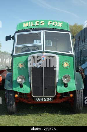 Le véhicule de la foire de vapeur affiche un camion d'époque Banque D'Images