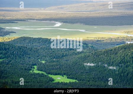 Vue sur le parc national Harriman et la fourche Henry's de la rivière Snake depuis Bishop Mountain, Island Park, Fremont County, Idaho, États-Unis Banque D'Images