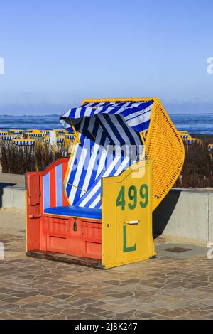 Chaise de plage vide à Doese, Allemagne, Basse-Saxe, Cuxhaven Banque D'Images