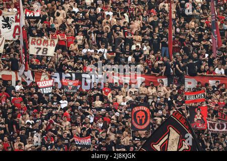 Milan, Italie, 15th mai 2022. ACMilan fans lors de la série Un match à Giuseppe Meazza, Milan. Le crédit photo devrait se lire: Jonathan Moscrop / Sportimage Banque D'Images