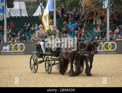 Lady Louise Mountbatten-Windsor au volant de sa Majesté la Reine des poneys tombés et la calèche de son grand-père au Royal Windsor Horse Show 2022 © 2021 Nico Morgan. Tous droits réservés Banque D'Images