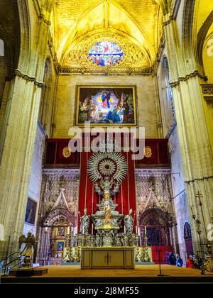 L'autel d'argent ou de Jubilé (autel de Plata) dans la cathédrale de Séville - Espagne Banque D'Images