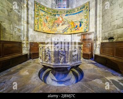 Tapisserie dans la Chapelle de Saint Julien et de Saint Basilissa (Capilla de San Julian y Santa Basilisa) - Cathédrale de Sainte Marie de Gérone - Espagne Banque D'Images