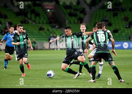 Melbourne, Australie, 17 mai 2022. Tomoki Imai, de Western United, contrôle le ballon lors du match de demi-finale De football A-League entre Western United et la victoire de Melbourne à l'AAMI Park le 17 mai 2022 à Melbourne, en Australie. Crédit : Dave Helison/Speed Media/Alamy Live News Banque D'Images