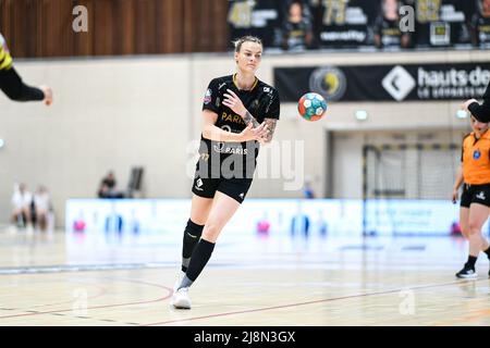 Nadia Offendal de Paris 92 lors du championnat de France féminin, Ligue Butagaz Energie Handball match entre Paris 92 et Handball Plan de Cuques le 8 mai 2022 au Palais des Sports Robert Charpentier à Issy-les-Moulineaux, France. Photo de Victor Joly/ABACAPRESS.COM Banque D'Images