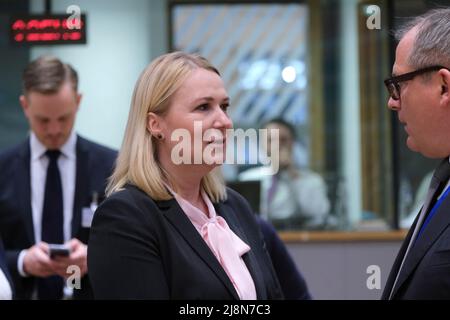 La ministre tchèque de la défense, Jana Cernochova, arrive pour assister à un Conseil des ministres de la défense de l'UE à Bruxelles, en Belgique. 17th mai 2022. Crédit: ALEXANDROS MICHAILIDIS/Alamy Live News Banque D'Images