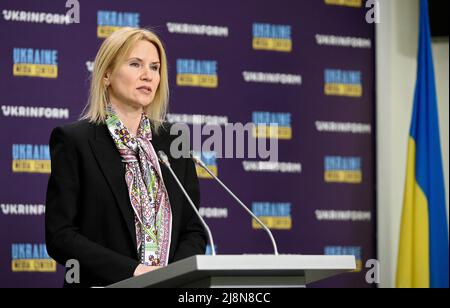 Kiev, Ukraine. 17th mai 2022. Olena Kondratiuk, vice-présidente de la Verkhovna Rada d'Ukraine, est photographiée lors d'un exposé sur le soutien des États baltes à l'adhésion de l'Ukraine à l'UE, au Centre des médias Ukraine-Ukrinform, à Kiev, capitale de l'Ukraine. 17 mai 2022. Photo de Kaniuka Ruslan/Ukrinform/ABACAPRESS.COM crédit: Abaca Press/Alay Live News Banque D'Images