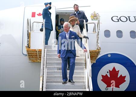 Le prince de Galles et la duchesse de Cornwall arrivent à St John's (Terre-Neuve-et-Labrador) pour leur voyage de trois jours au Canada pour souligner le Jubilé de platine de la reine. Date de la photo: Mardi 17 mai 2022. Banque D'Images